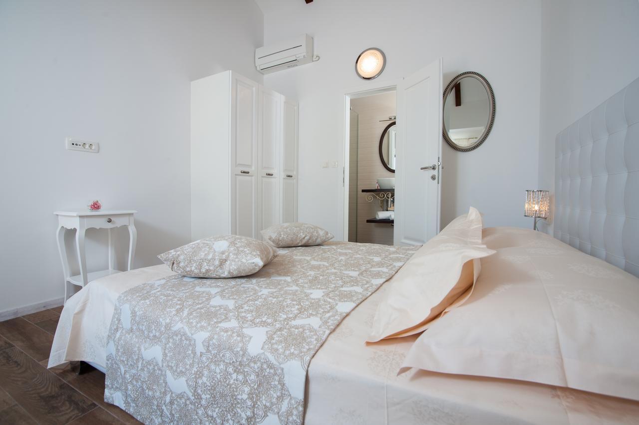 Luxury Villa Kate - In Lucice Bay With Turquoise Sea, Amazing Seaviews, And Heated Pool Milna  Dış mekan fotoğraf