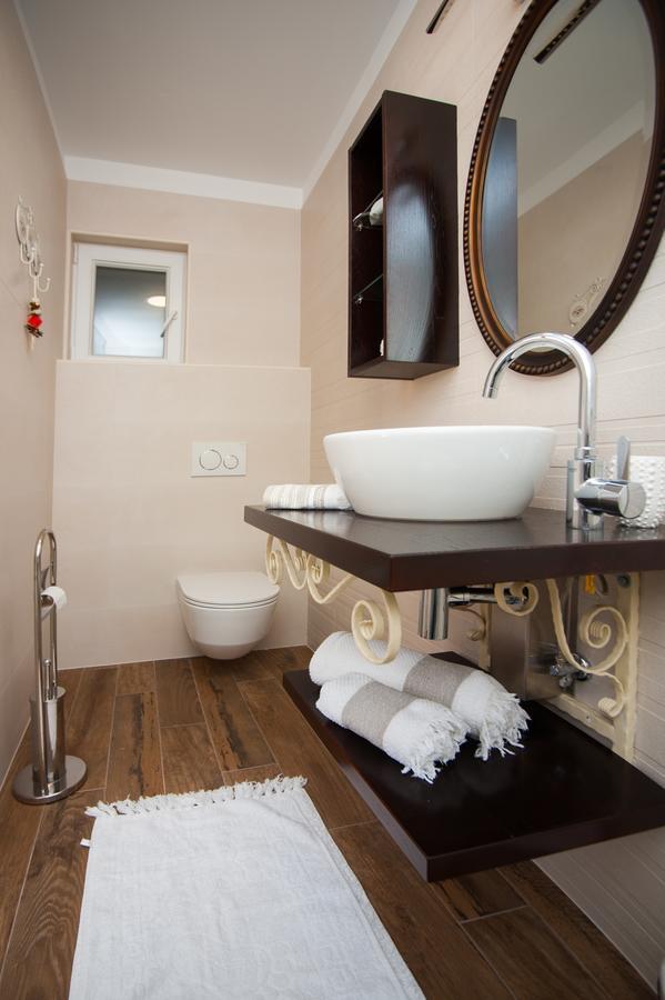 Luxury Villa Kate - In Lucice Bay With Turquoise Sea, Amazing Seaviews, And Heated Pool Milna  Dış mekan fotoğraf