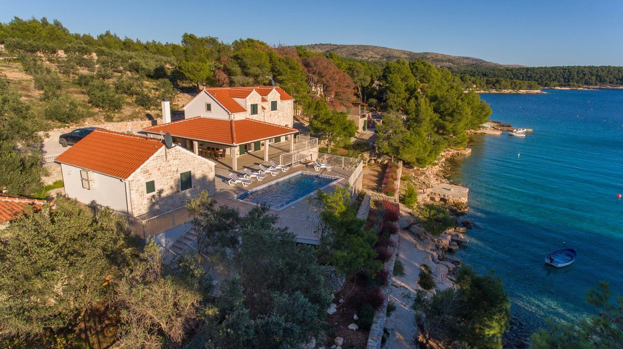 Luxury Villa Kate On Sea With Heated Pool Milna  Dış mekan fotoğraf