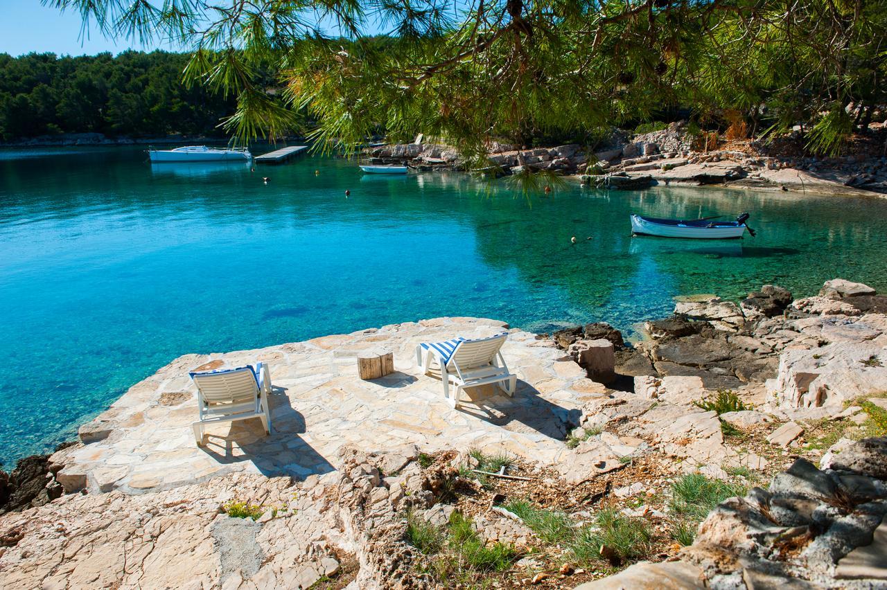 Luxury Villa Kate - In Lucice Bay With Turquoise Sea, Amazing Seaviews, And Heated Pool Milna  Dış mekan fotoğraf