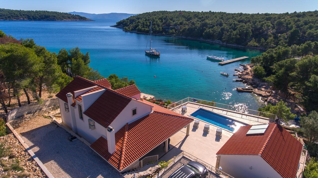 Luxury Villa Kate - In Lucice Bay With Turquoise Sea, Amazing Seaviews, And Heated Pool Milna  Dış mekan fotoğraf