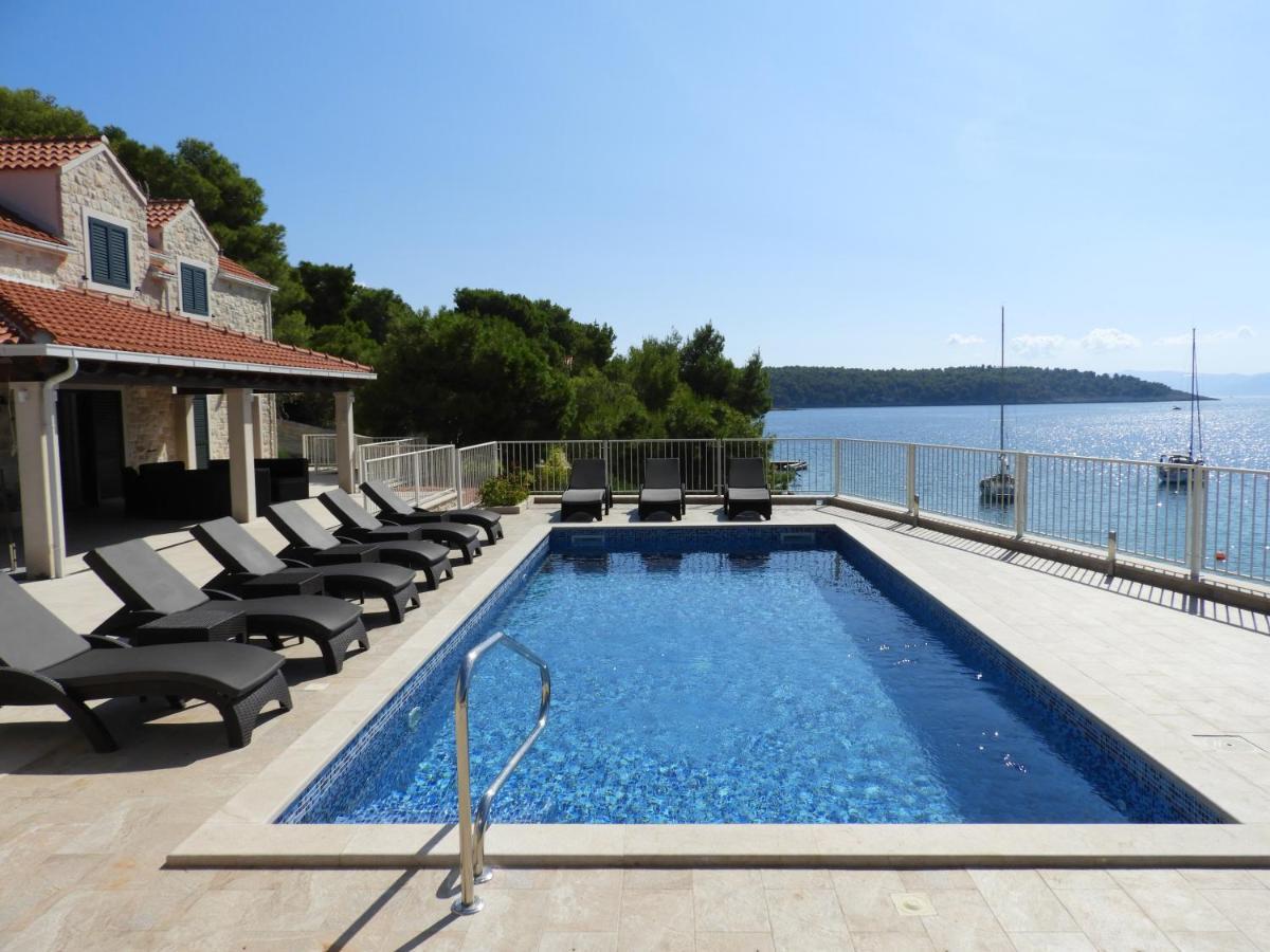 Luxury Villa Kate On Sea With Heated Pool Milna  Dış mekan fotoğraf